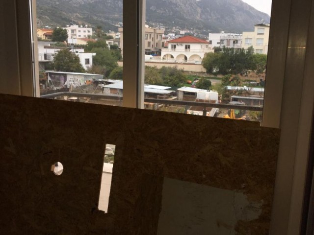 Flat To Rent in Alsancak, Kyrenia