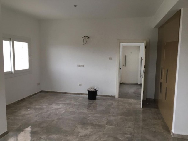 Flat To Rent in Alsancak, Kyrenia