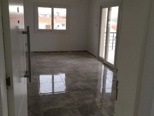 Flat To Rent in Alsancak, Kyrenia