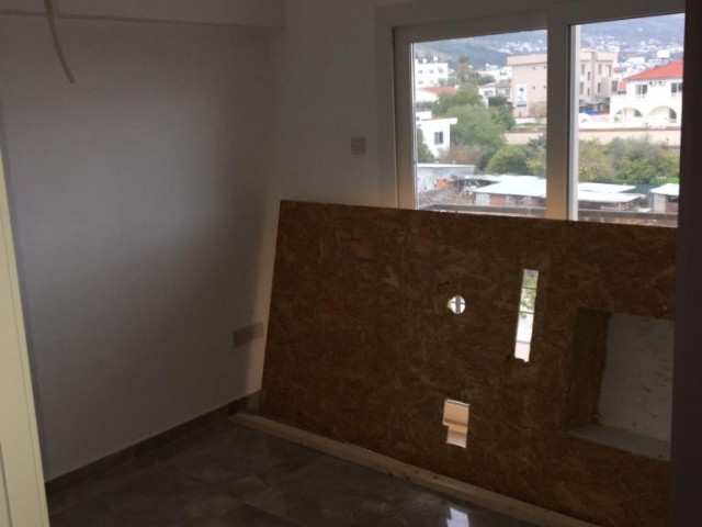 Flat To Rent in Alsancak, Kyrenia