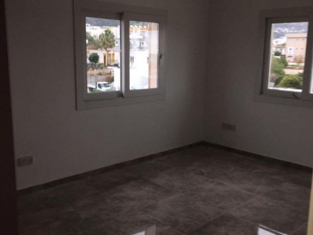 Flat To Rent in Alsancak, Kyrenia