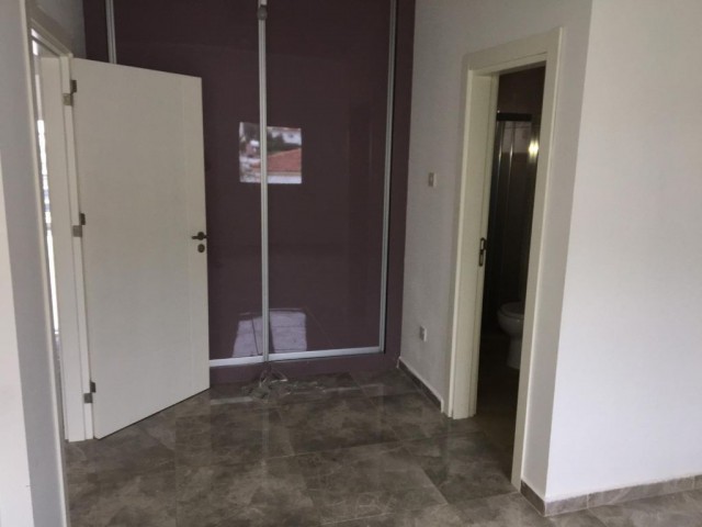 Flat To Rent in Alsancak, Kyrenia