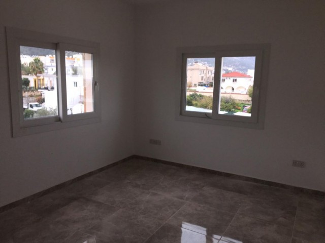 Flat To Rent in Alsancak, Kyrenia