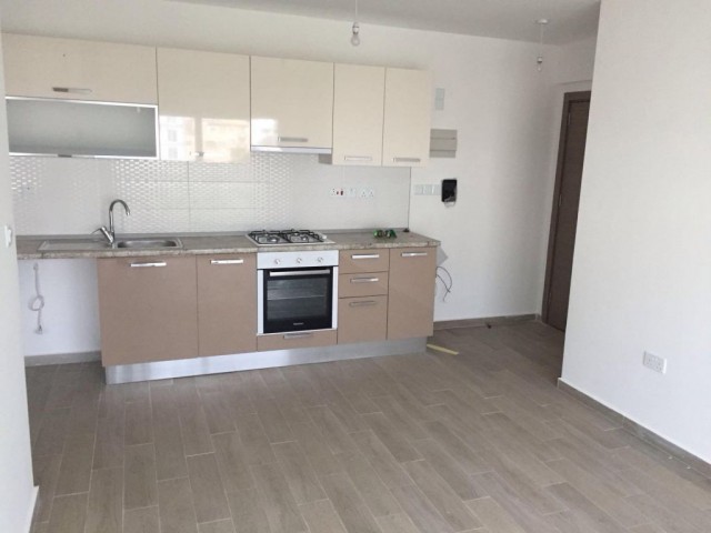 GİRNE MERKEZDE 1+1 YENİ EŞYALI KİRALIK DAİRE