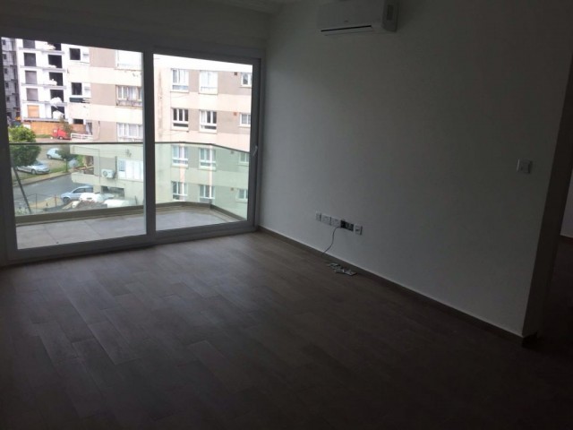 GİRNE MERKEZDE 1+1 YENİ EŞYALI KİRALIK DAİRE