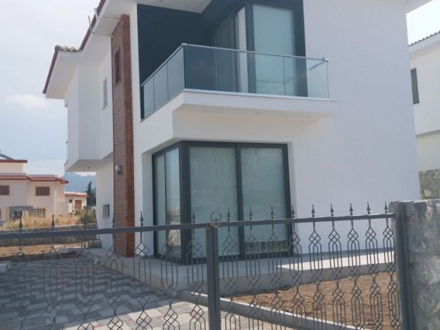 Yüksek Kalite, Muhteşem Lokasyonda,  3 Yatak Odalı Villa