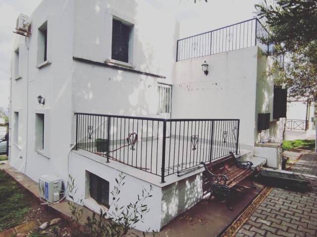 Detached House with Garden in Karmi ** 