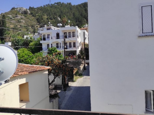 3 bedroom village house in Bellapais