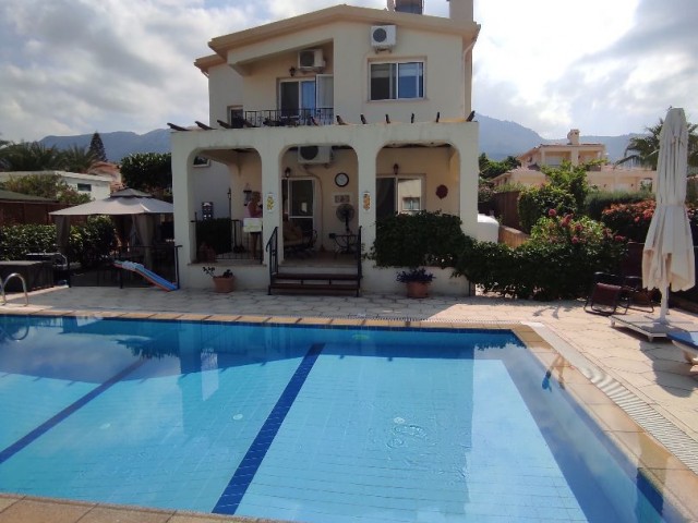 Opportunity Villa - Fully Furnished and with Pool **  ** 