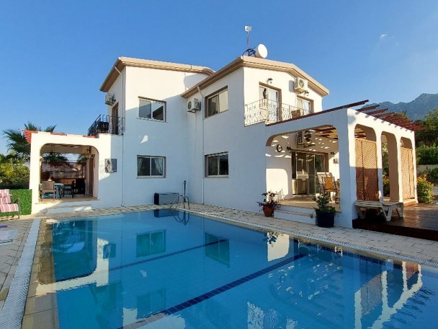 Centrally Located 3-Bedroom Villa with Swimming Pool