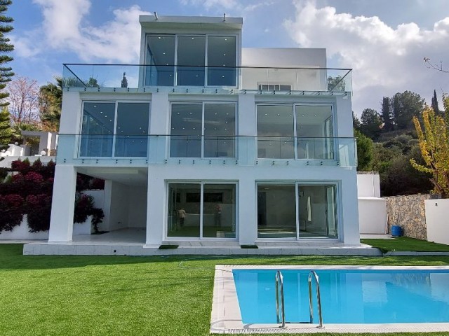 Villa mit herrlicher Aussicht auf die Ringstraße von Kyrenia