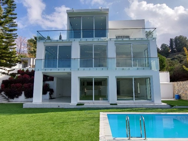 Villa mit herrlicher Aussicht auf die Ringstraße von Kyrenia