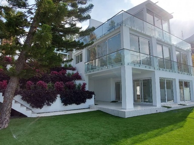 Villa mit herrlicher Aussicht auf die Ringstraße von Kyrenia