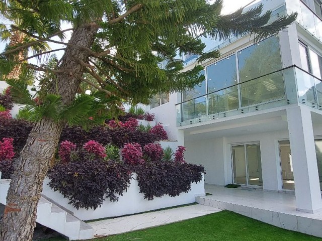 Villa mit herrlicher Aussicht auf die Ringstraße von Kyrenia