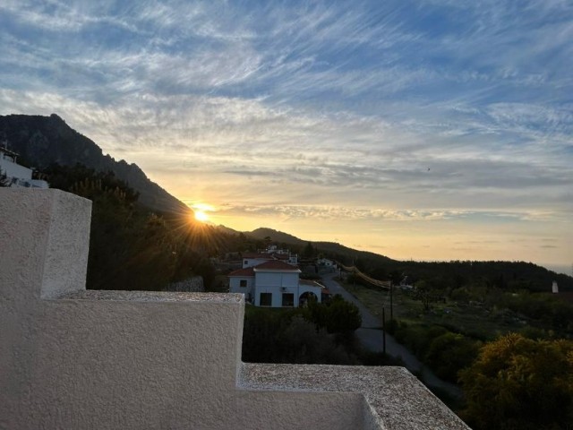 Wohnung mit freiem Blick in einer Anlage mit Pool in Karmi