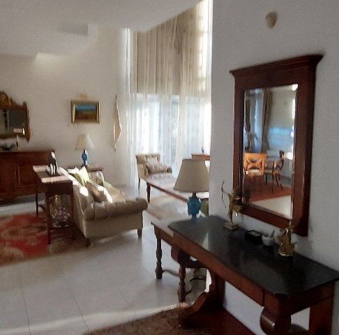 ESK'ya 5 dk uzaklikta Triplex Villa