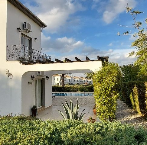 Villa with sea view and pool