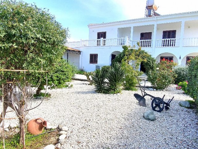 Villa for Sale on 1 Donum, Very Close to the Sea - Fully Restored