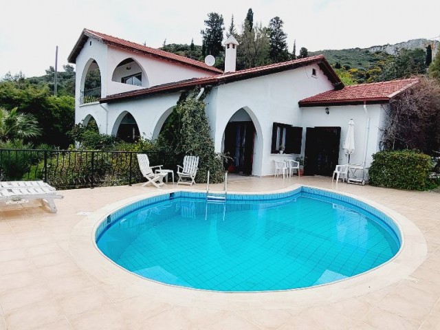 Muhteşem Deniz Manzaralı Villa