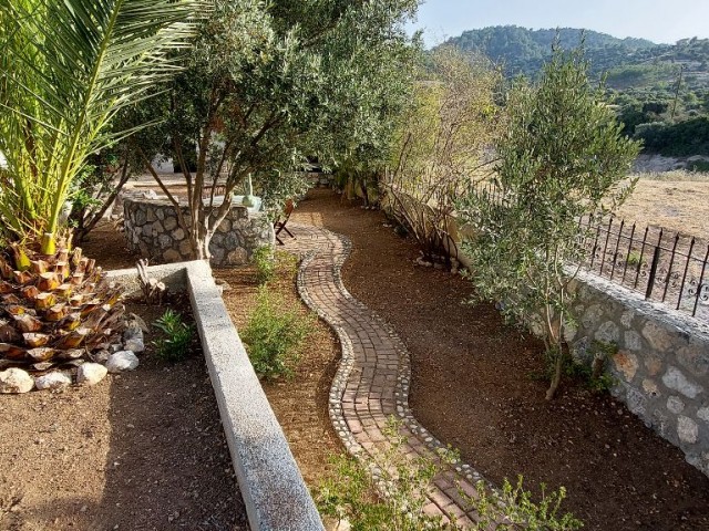 Einstöckige Villa mit Meerblick in Karsiyaka