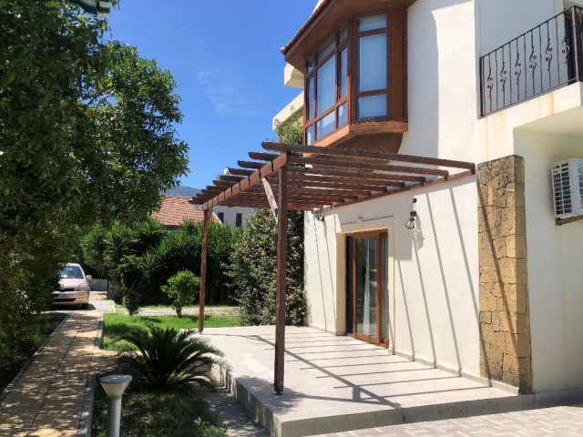 Villa  in Alsancak, Kyrenia