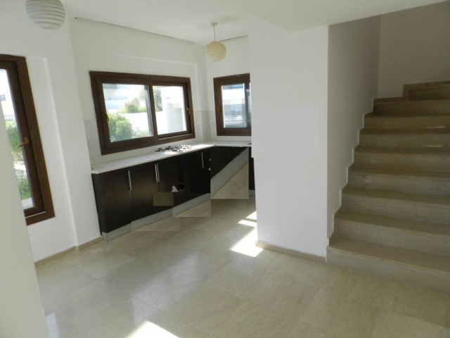 3+1 villa zum Verkauf in Kyrenia Yesiltepe ** 