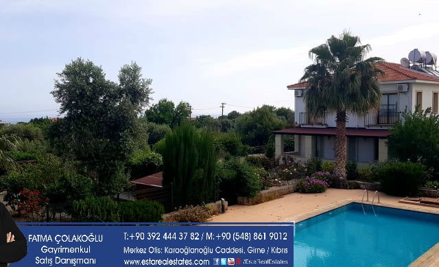 Girne Çatalköy'de 3+1 Satılık Müstakil ikiz Villa