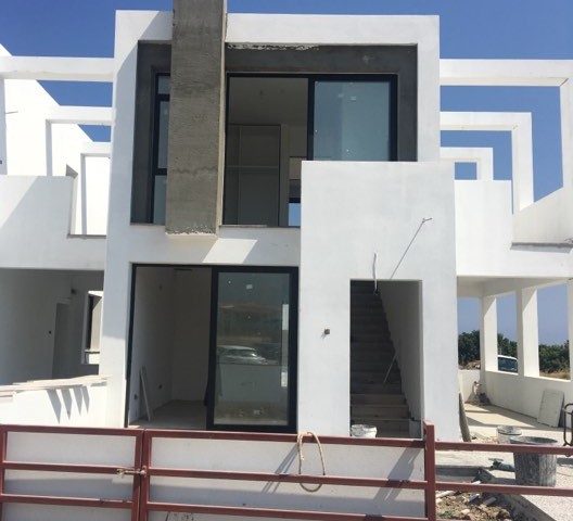 2 +1 Villas for sale in Kyrenia çatalkoy ** 