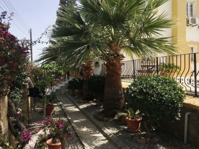 Girne Bellapais Bölgesinde 3+1  satılık Villa