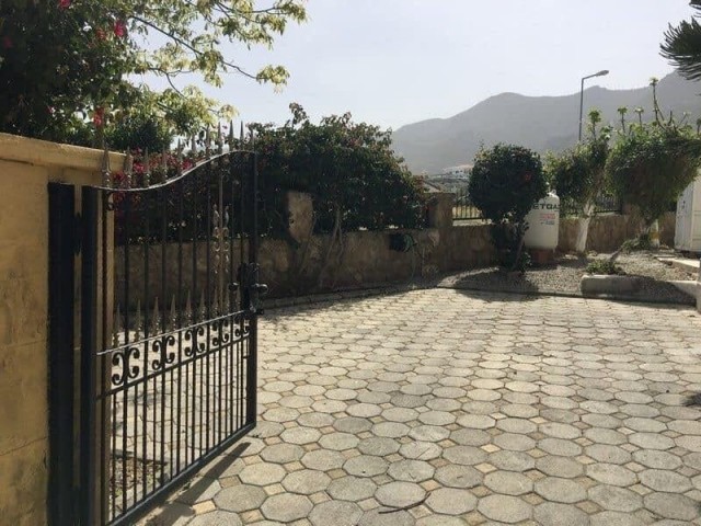 Girne Bellapais Bölgesinde 3+1  satılık Villa