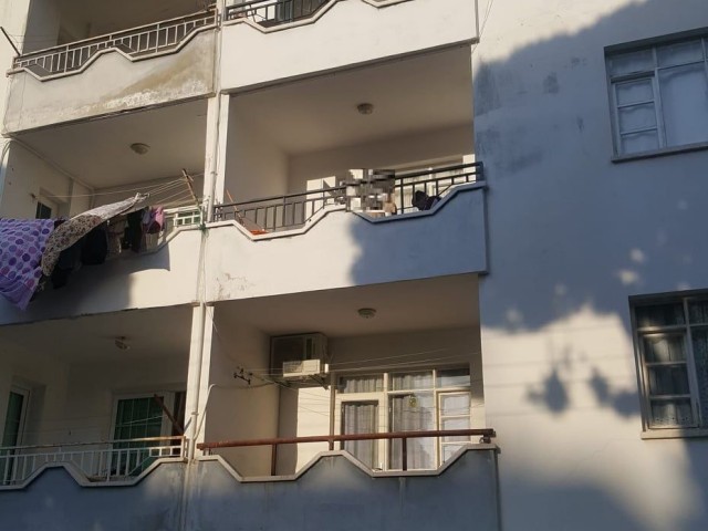 Girne merkezde satılık  2+1  daire