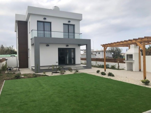 Girne Alsancak'ta 3+1 satılık Villa