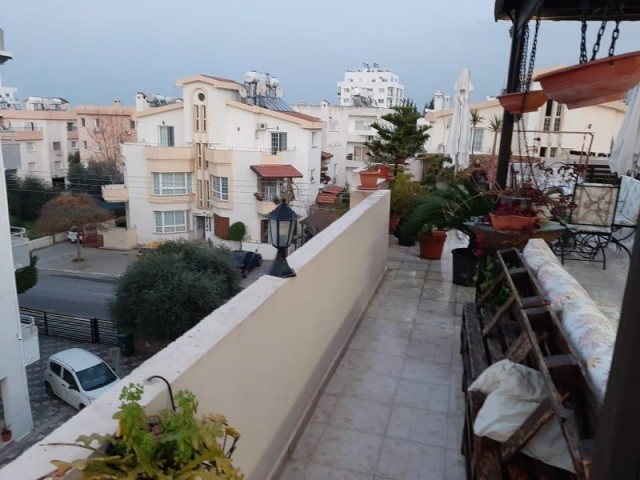 Girne Merkez'de satılık 3+1 Penthouse