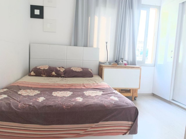 Zu verkaufen 2+1 Wohnung im Zentrum von Kyrenia ** 