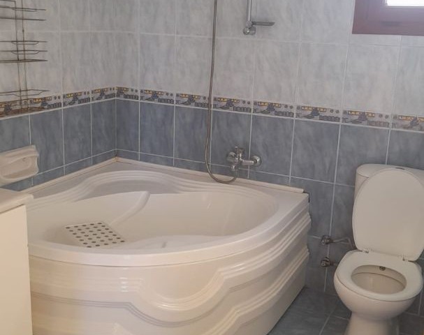 Girne Alsancak'ta Kiralık Havuzlu Villa