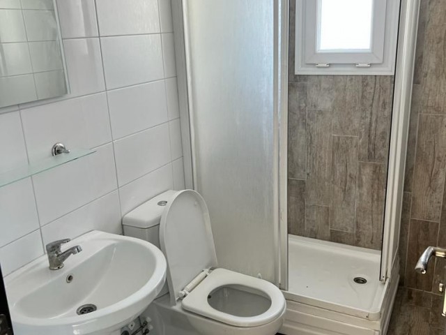 2+1 penthouse zu vermieten im Zentrum von Kyrenia ** 