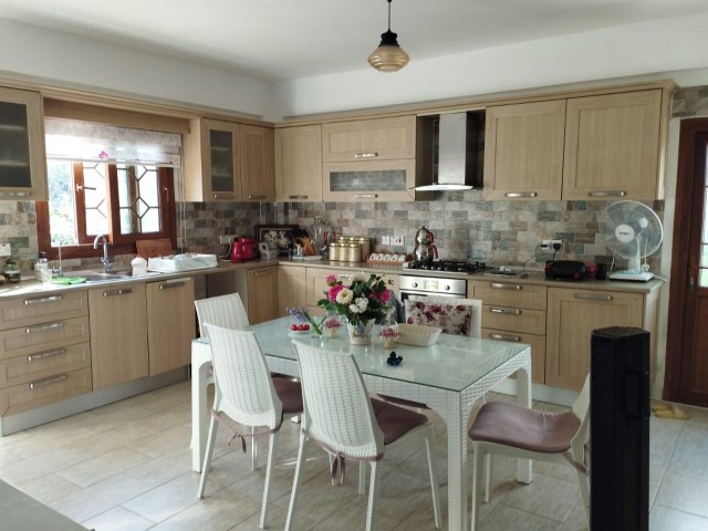 3+1 Villa For Sale in Girne Karsiyaka