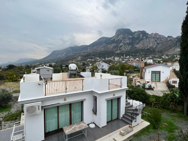 2+1 Villa zum Verkauf in Girne Karsiyaka (kann in 3 Schlafzimmer umgewandelt werden)