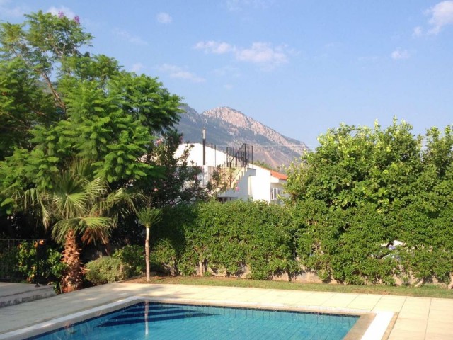Luxury villa with pool in Girne Lapta