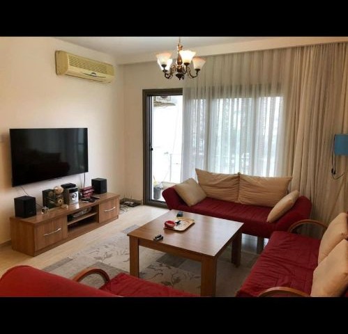 Girne Merkezde satılık eşyasız 2+1 daire 