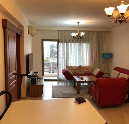 Unmöblierte 2+1-Wohnung zum Verkauf im Kyrenia Center