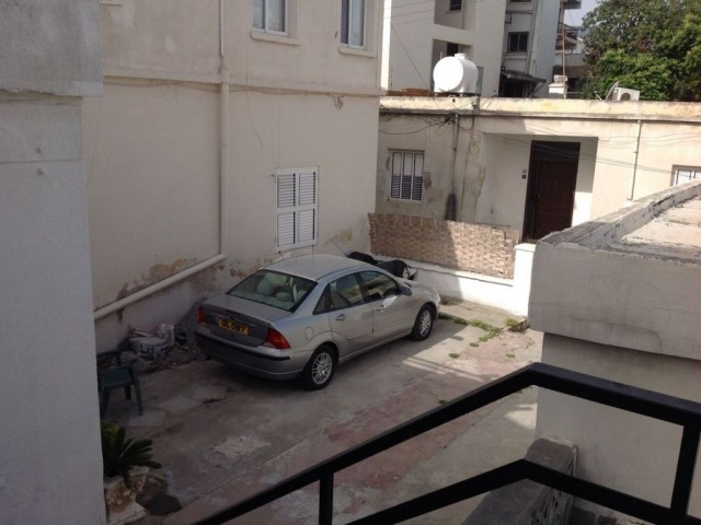 Business space or office for rent in Girne city centre. 7 rooms. 