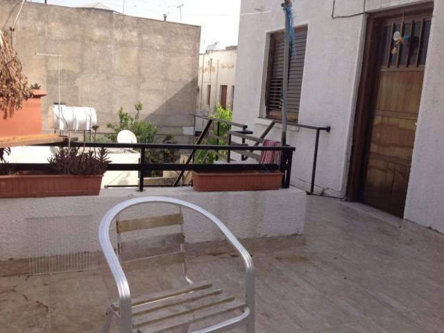 Business space or office for rent in Girne city centre. 7 rooms. 