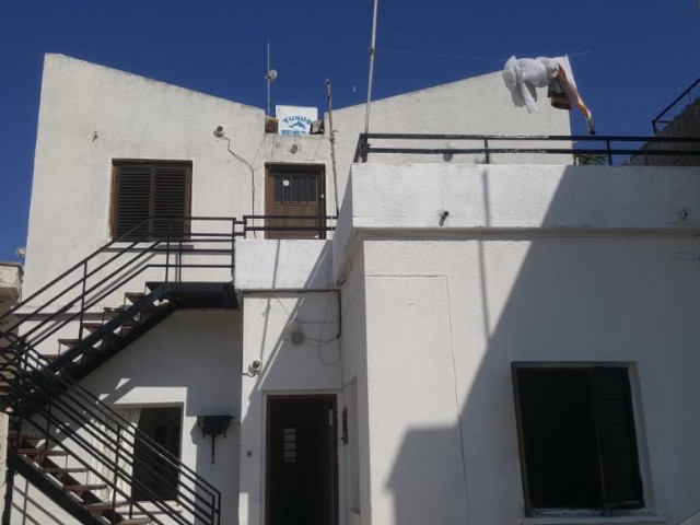 Business space or office for rent in Girne city centre. 7 rooms. 