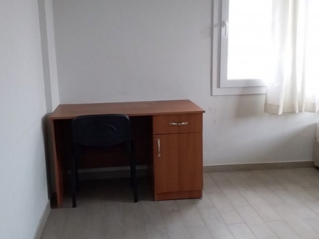 GAZİMAĞUSA MERKEZDE KİRALIK 3+1 DAİRE 