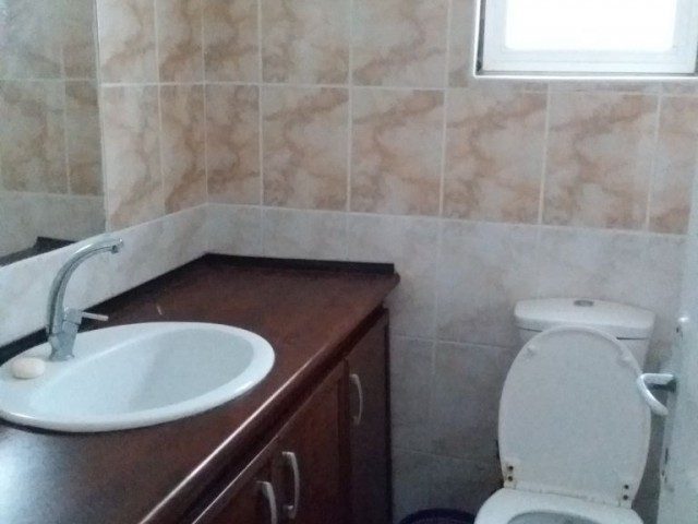 GAZİMAĞUSA MERKEZDE 3+1 KİRALIK DAİRE