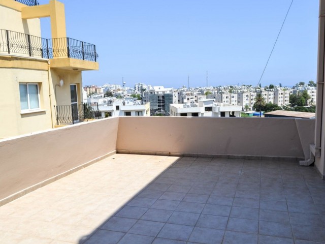 MAĞUSA  DUMLUPINAR  BÖLGESİNDE 2+1  SATILIK PENTHOUSE 