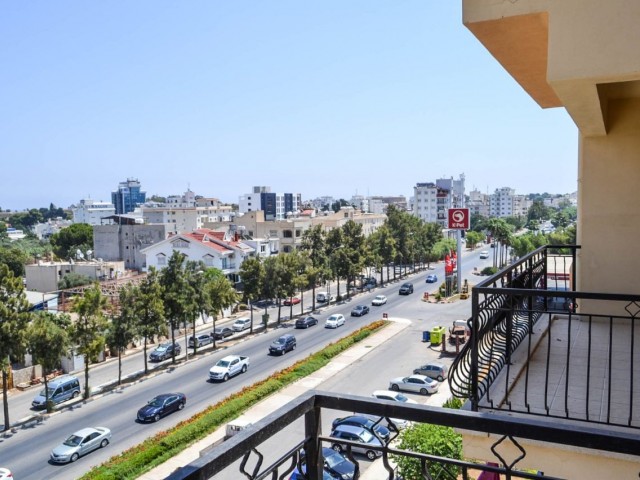 MAĞUSA  DUMLUPINAR  BÖLGESİNDE 2+1  SATILIK PENTHOUSE 