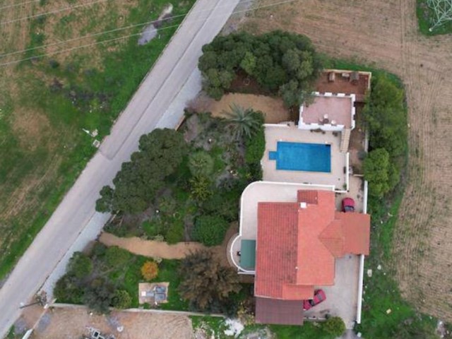 Villa for SALE 4+2, 340m2, swimming pool Yenibogaziçi ** 