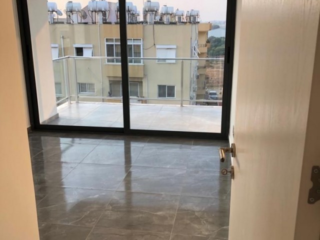 MAĞUSA MERKEZ'DE 2+1 SATILIK DAİRE